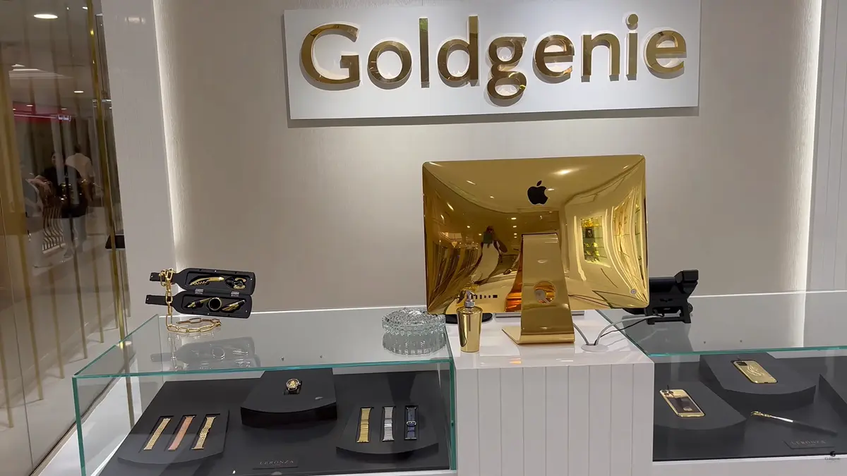 Entrepreneur exploring an International Master Franchise opportunity with Goldgenie luxury technology business