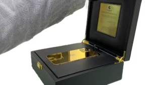 bespoke customised iphone luxury personalisation goldgenie