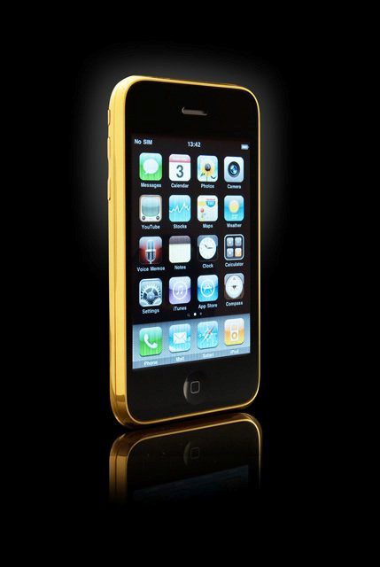 First Apple iPhone 24k Gold plated by Goldgenie