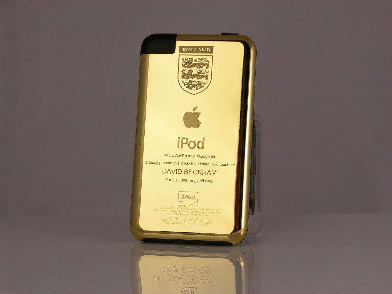 Show image of Beckhams 100th English Gold iPod